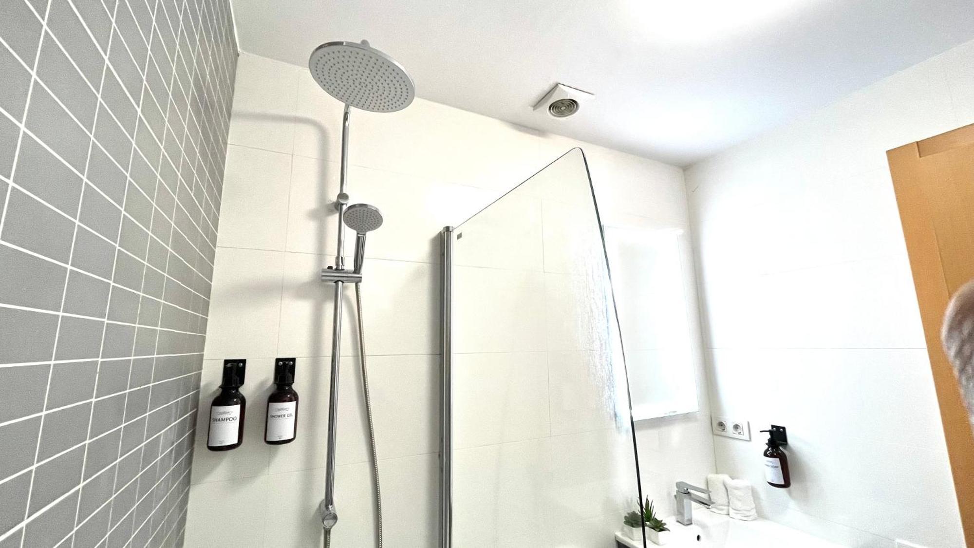 Apartamento Con Terraza By Prestigi ตาราสซา ภายนอก รูปภาพ