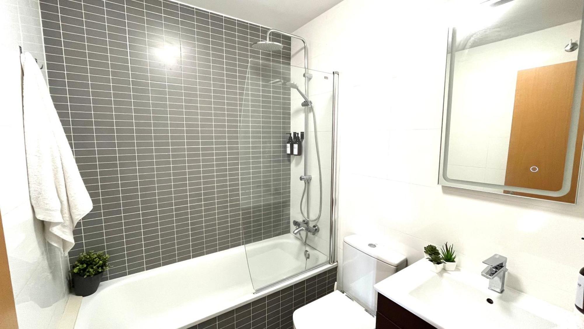 Apartamento Con Terraza By Prestigi ตาราสซา ภายนอก รูปภาพ
